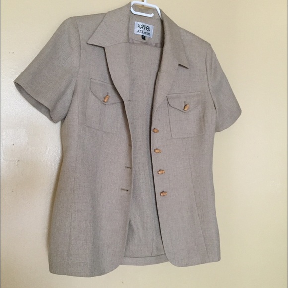 Two-piece pant suit. Short sleeves. Lined. - Picture 1 of 4